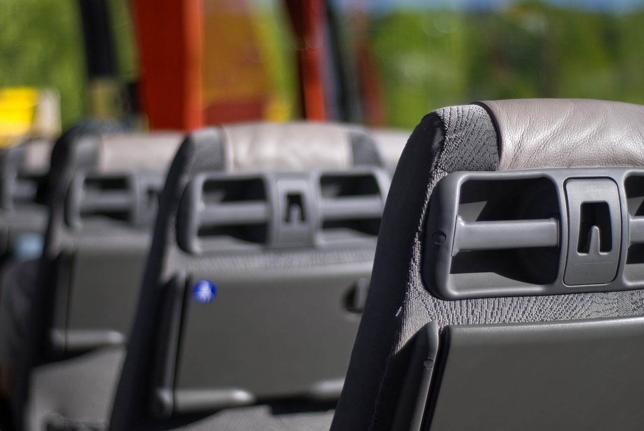 Bus chartern mit Fahrer bei Hövels